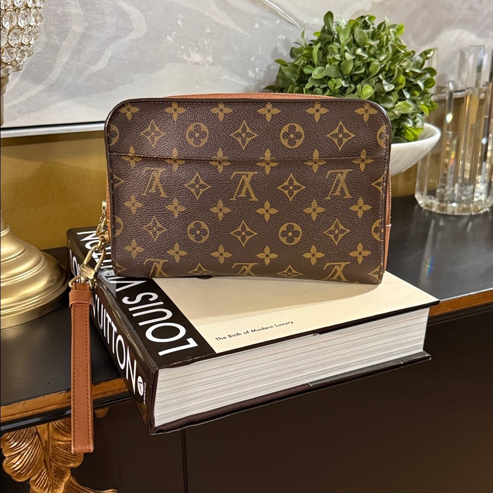 Louis Vuitton Orsay Hand Clutch - Picture 2 of 8